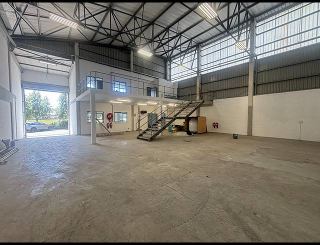 401M² WAREHOUSE TO LET IN AIRPORT INDUSTRIA